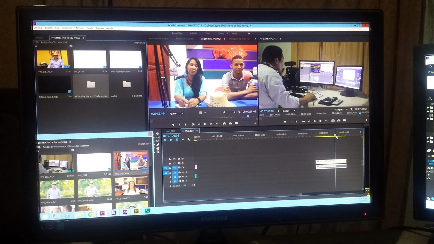 Estación de edición de JMG con un proyecto de video abierto en pantalla.